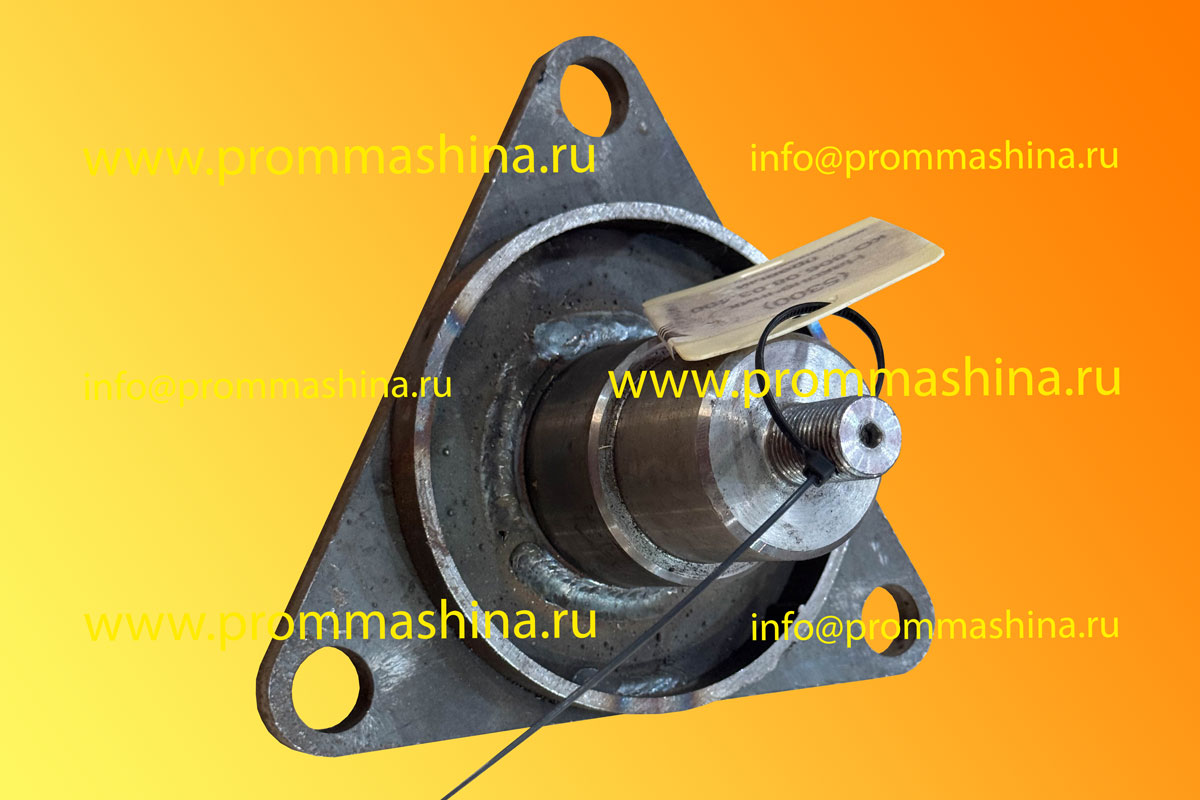 Наконечник КО-806.08.03.400 правый (КО-815) (подшипник 1609)