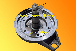 Крышка редуктора питателя КО-206А.16.03.300 с осью